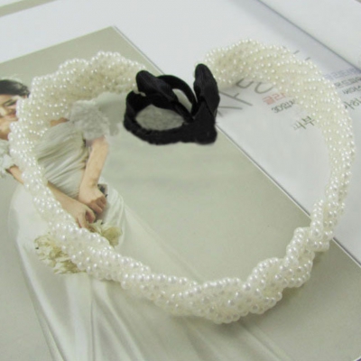 Haarband mit geflochtenen Perlen - 1