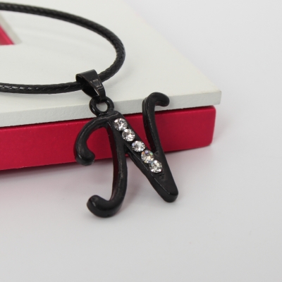 Halskette mit Strass Buchstaben Anhänger Schwarz  Buchstabe N - Buchstabe N