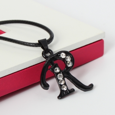 Halskette mit Strass Buchstaben Anhänger Schwarz  Buchstabe R - Buchstabe R