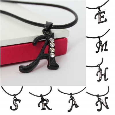 Halskette mit Strass Buchstaben Anhänger Schwarz  Buchstabe R - 1