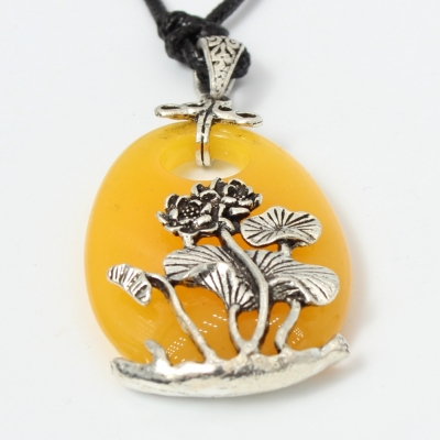 Bernstein Style Halskette mit Blumen Anhänger Handarbeit Vintage Gelb - 3