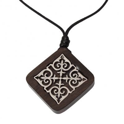 Halskette Sandelholz mit Ornamenten Anhänger Handarbeit