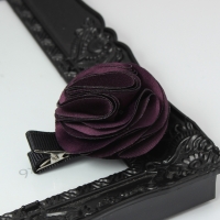 Rosen Haarklammer Blüten in der Farbe Lila